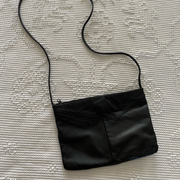 Vintage 80’s early 90’s Black Leather Shoulder Bag - Picture 1 of 6